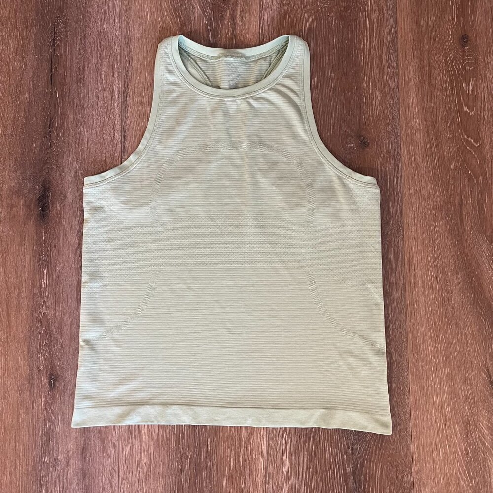 NWOT LULULEMON Swiftly Tech High Neck Racerback Tank Top Race Length 8, Green